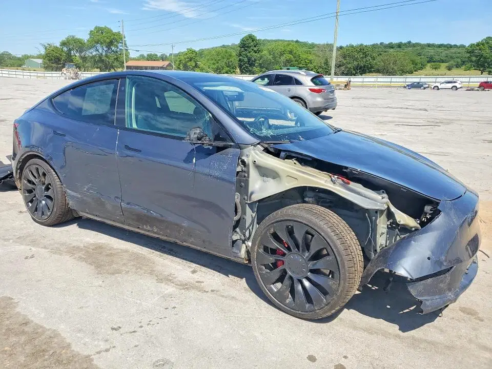 2022 TESLA MODEL Y VIN 7SAYGDEF4NF456419 фото 4