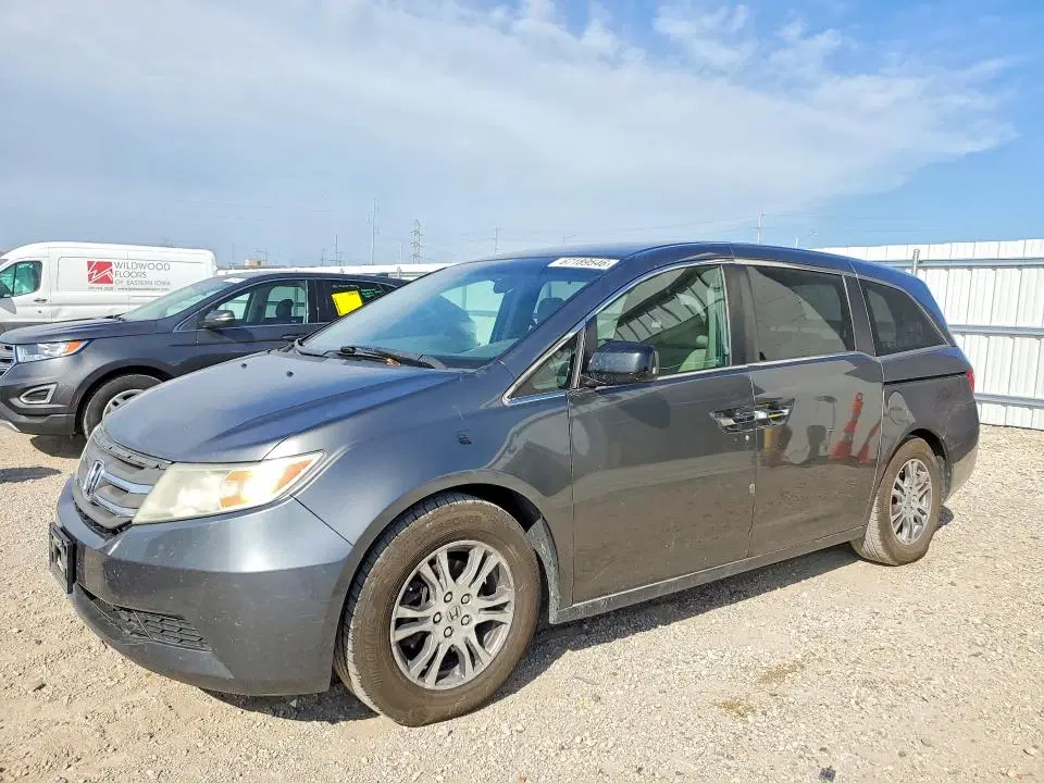 5FNRL5H47CB043422 — 2012 Honda Odyssey, Передняя часть, фото до ремонта