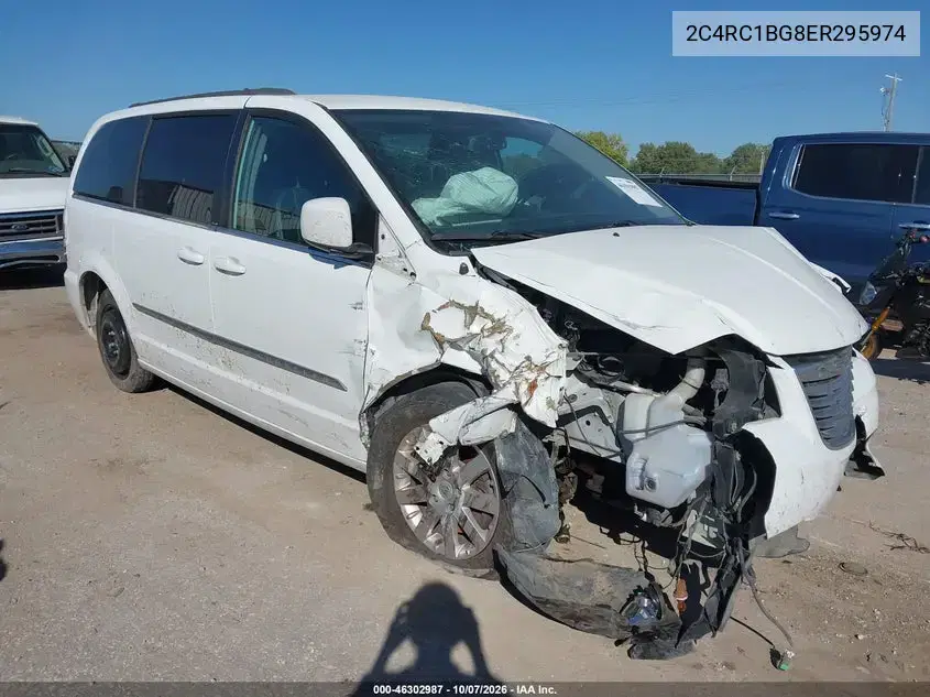 2C4RC1BG8ER295974 — 2014 Chrysler Town & Country, Спереди справа, фото до ремонта