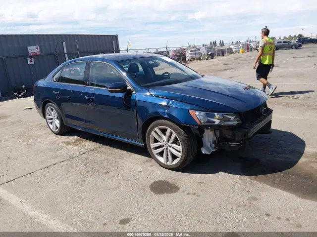1VWLA7A36KC000840 — 2019 Volkswagen Passat 2.0T Wolfsburg Edition, Передняя часть, фото до ремонта