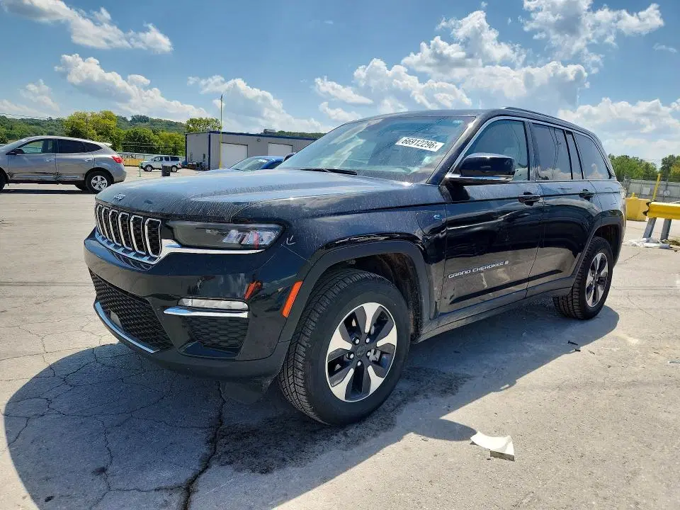 1C4RJYB69RC720770 — 2024 Jeep Grand Cherokee, Задняя часть, фото до ремонта