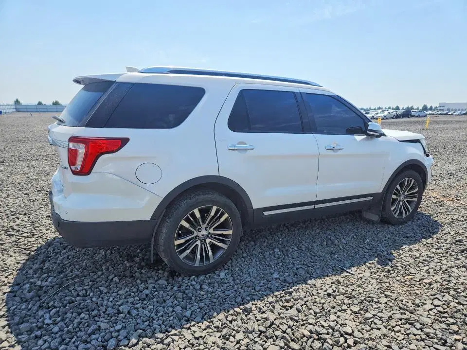 2017 Ford Explorer VIN 1FM5K8HT1HGB73618 фото 3