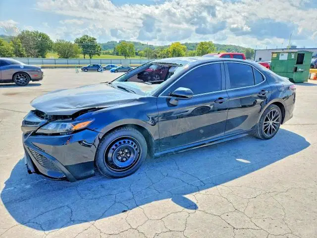 4T1G11AK1MU536029 — 2021 Toyota Camry, Передняя часть, фото до ремонта