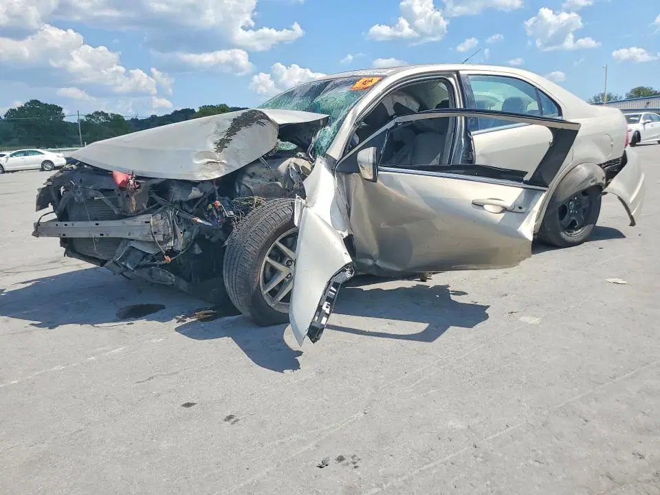 3FAHP0HA7AR185845 — 2010 Ford Fusion, Передняя часть, фото до ремонта