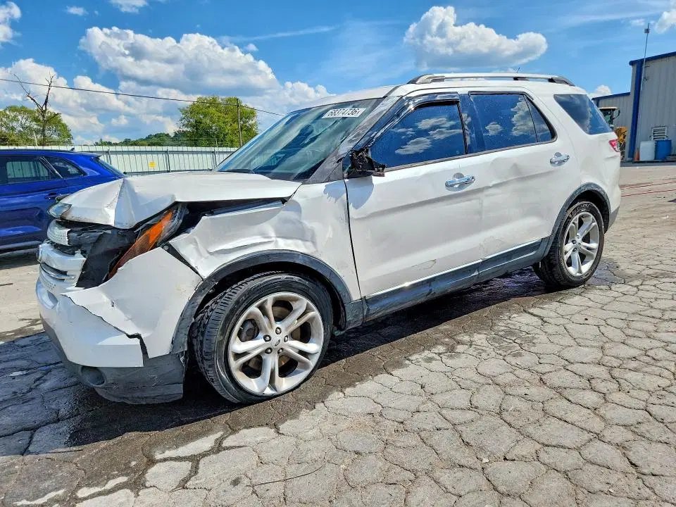 1FM5K7F82FGB07097 — 2015 Ford Explorer, Передняя часть, фото до ремонта
