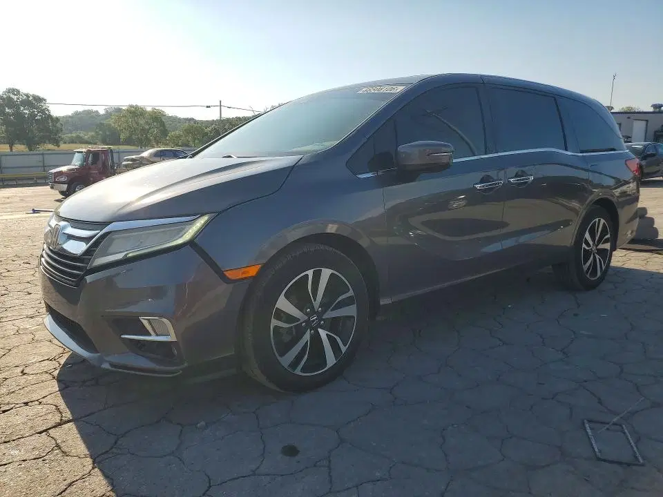 5FNRL6H98JB089548 — 2018 Honda Odyssey, Задняя часть, фото до ремонта