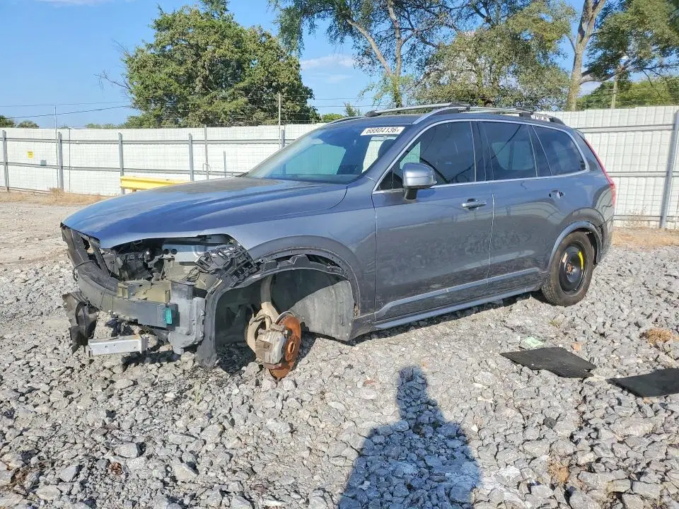 YV4A22PK1G1031275 — 2016 Volvo XC90, передняя часть, фото до ремонта