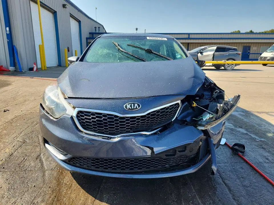 2016 KIA FORTE VIN KNAFK4A6XG5563923 фото 4