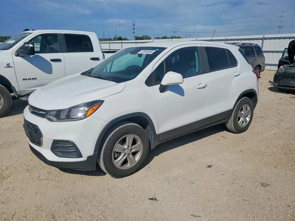 KL7CJNSB5MB306270 — 2021 Chevrolet TRAX, Задняя часть, фото до ремонта