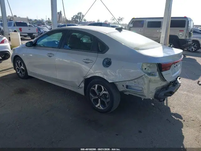 2021 KIA Forte Lxs VIN 3KPF24AD4ME325227 фото 3