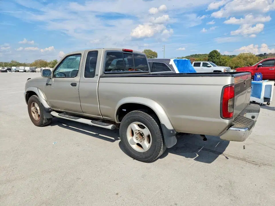 2000 NISSAN FRONTIER VIN 1N6ED26T5YC329940 фото 2