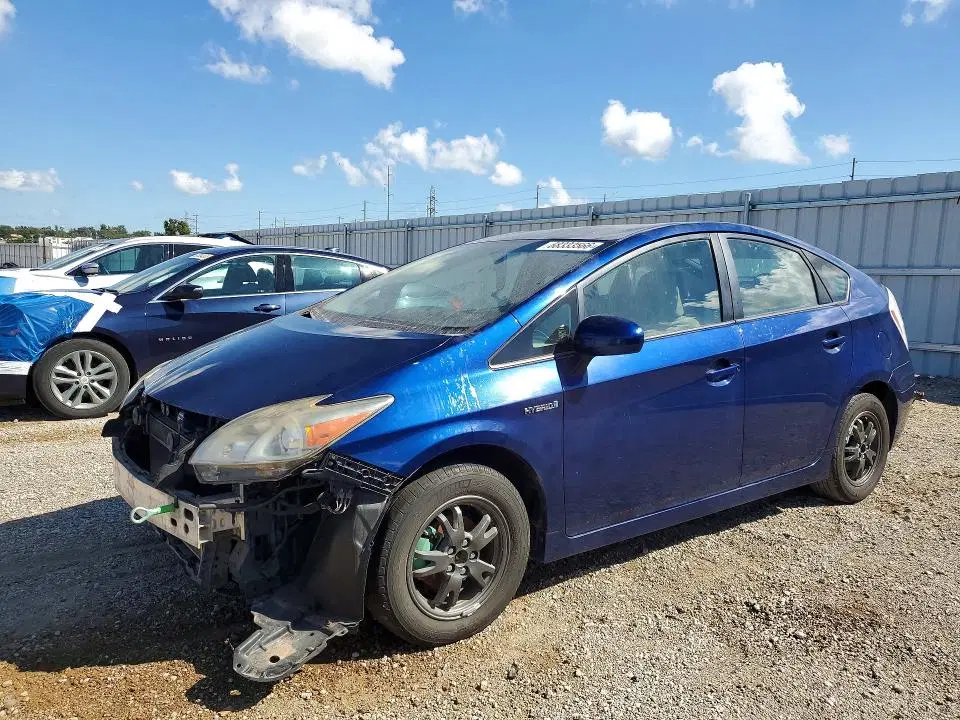 JTDKN3DU2A5011935 — 2010 Toyota Prius, Механические повреждения, фото до ремонта