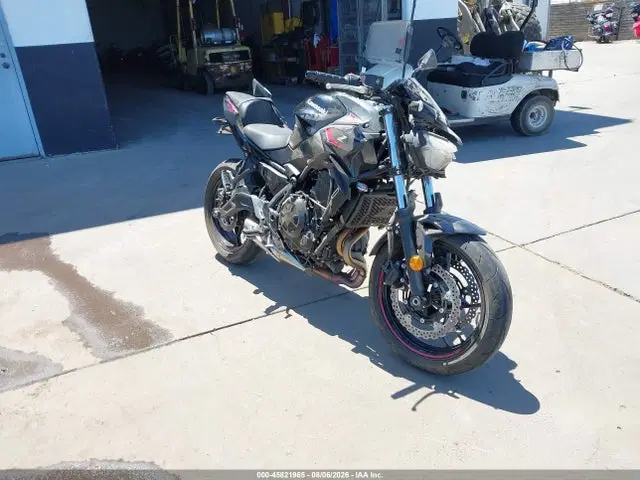 ML5EREP18SDAE8342 — 2025 Kawasaki ER650 P, Left Front, фото до ремонта