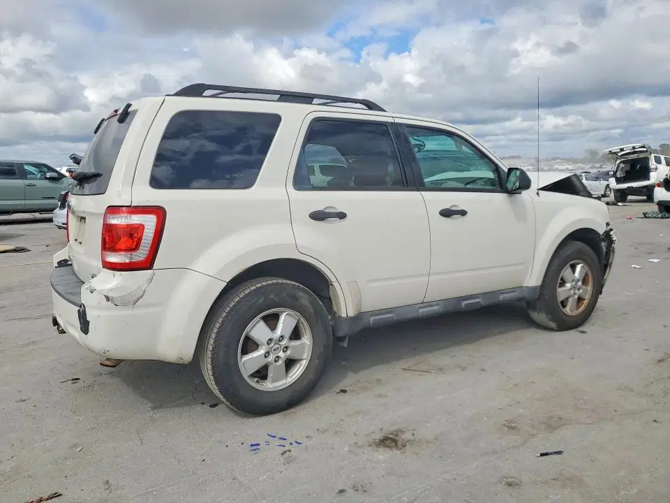2010 FORD ESCAPE VIN 1FMCU9DG9AKB07658 фото 3