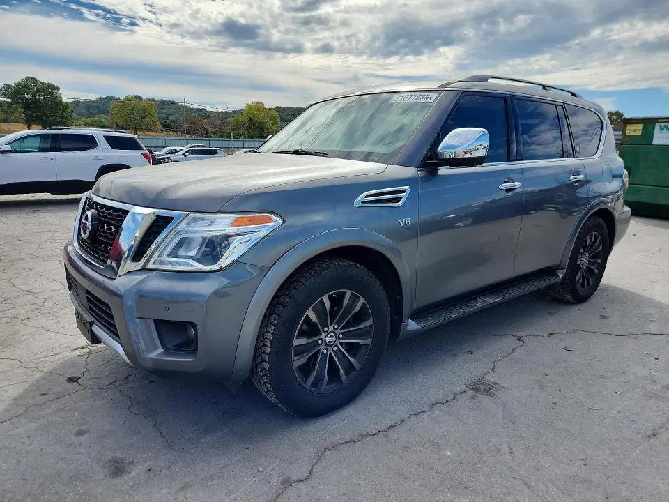 JN8AY2NC8J9557056 — 2018 Nissan Armada, передняя часть, фото до ремонта