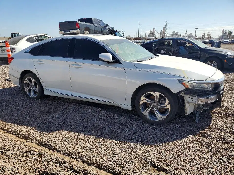 2018 Honda Accord VIN 1HGCV1F55JA146561 фото 4