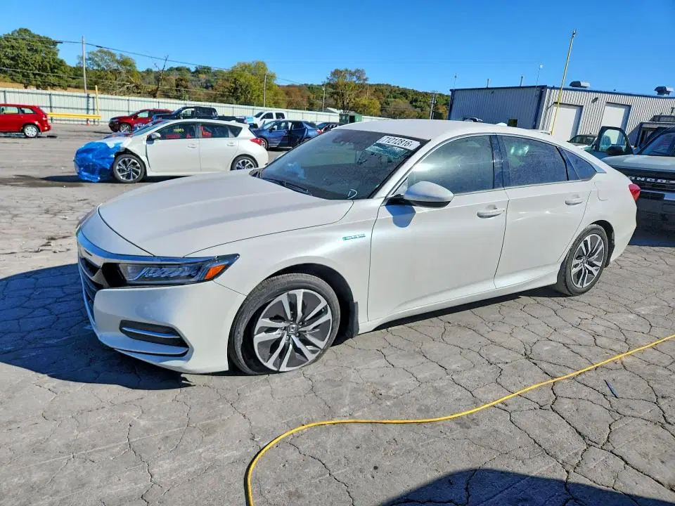 1HGCV3F18KA015828 — 2019 Honda Accord, Передняя часть, фото до ремонта