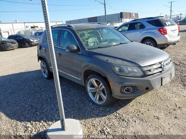 WVGJV7AX6FW106044 — 2015 Volkswagen Tiguan S/SE/SEL/R-Line, Угон (Theft), фото до ремонта