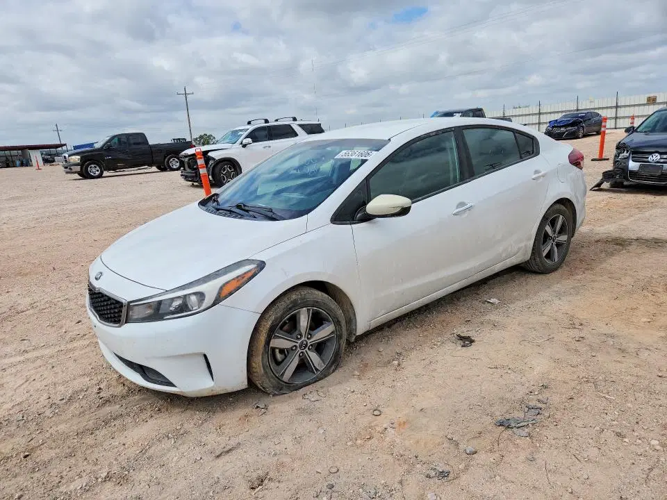 2018 KIA FORTE VIN 3KPFL4A76JE201334 фото 2