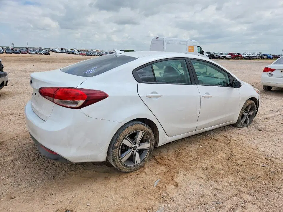 2018 KIA FORTE VIN 3KPFL4A76JE201334 фото 4