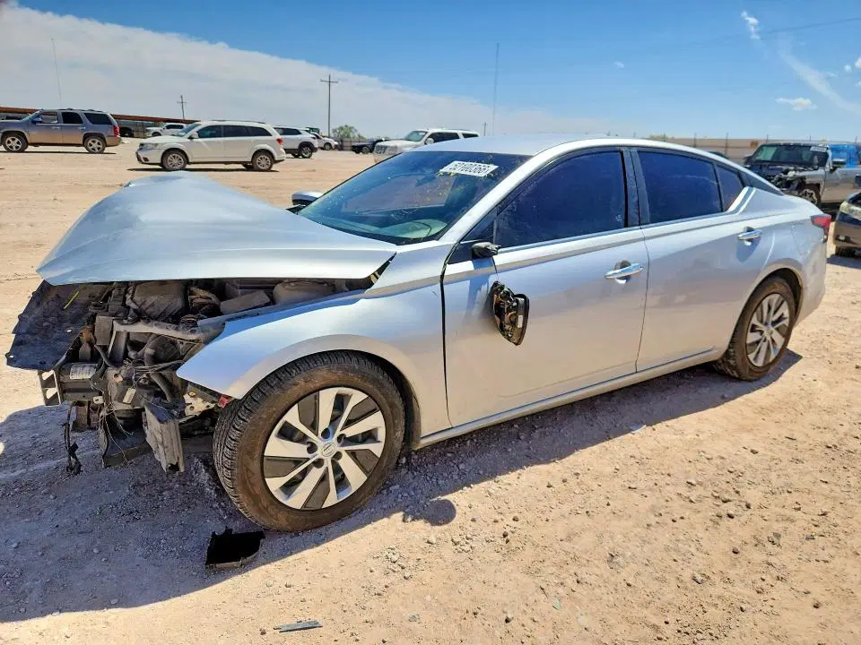 1N4BL4BV5LC222400 — 2020 Nissan Altima, Передняя часть, фото до ремонта