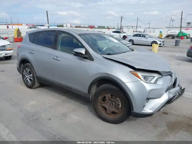 JTMWFREV7JJ164679 — 2018 Toyota RAV4 XLE, Передняя часть, фото до ремонта