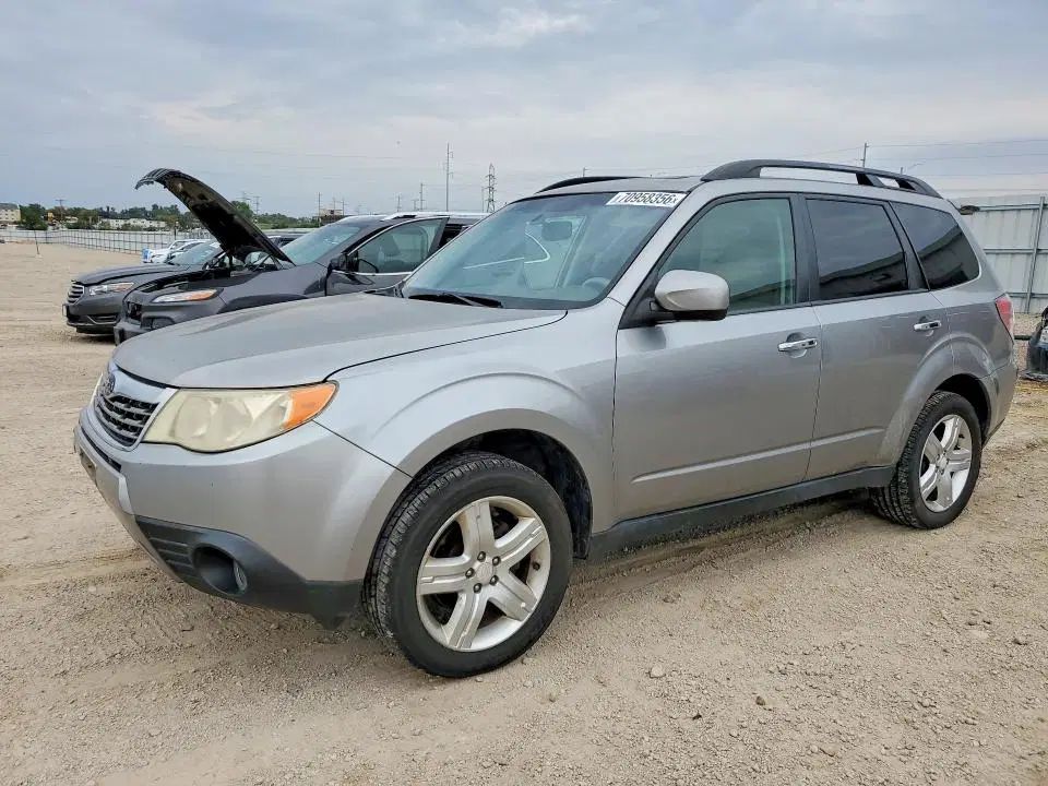 JF2SH6DC1AH729959 — 2010 Subaru Forester, Передняя часть, фото до ремонта