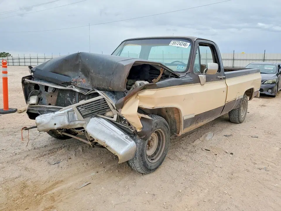 1GTER14K8HS524493 — 1987 GMC R15 Conventional, Передняя часть, фото до ремонта