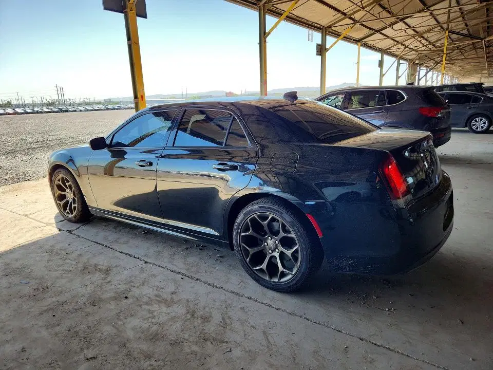 2016 Chrysler 300 VIN 2C3CCABG3GH261377 фото 2