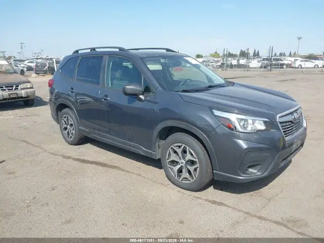 JF2SKAJC1LH502363 — 2020 Subaru Forester Premium, Передняя часть, фото до ремонта