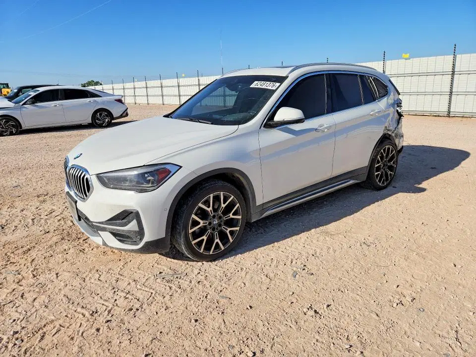 WBXJG7C02N5U63338 — 2022 BMW X1, Задняя часть, фото до ремонта