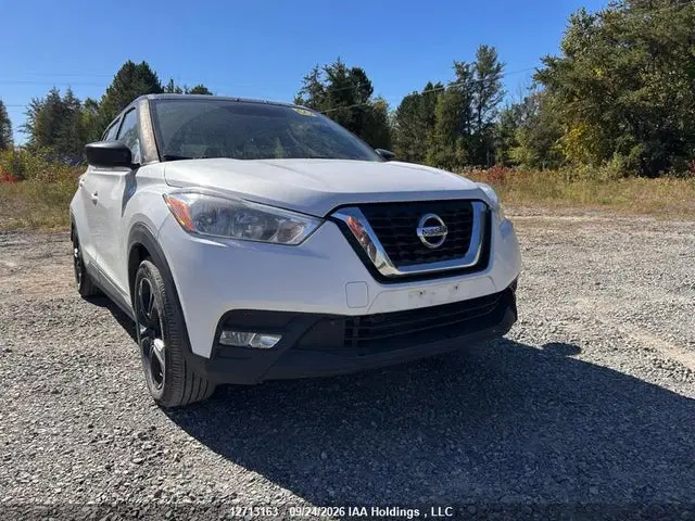 3N1CP5CU1KL566066 — 2019 Nissan Kicks S/SR/SV, Передняя часть, фото до ремонта