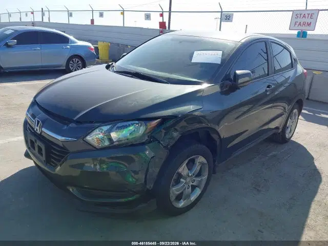 2018 Honda HR-V LX VIN 3CZRU5H35JG706492 фото 2