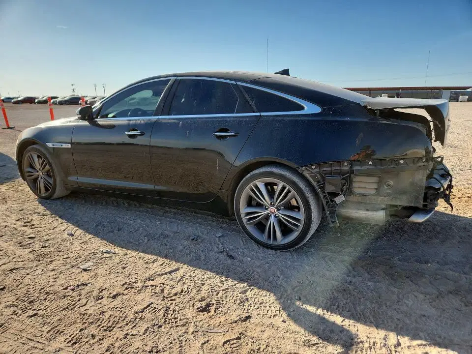 2015 JAGUAR XJ VIN SAJWA1GT0FMV82553 фото 2