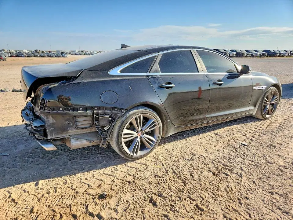 2015 JAGUAR XJ VIN SAJWA1GT0FMV82553 фото 3