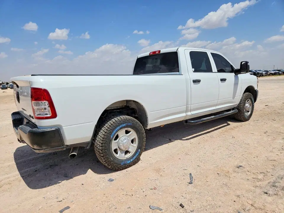 2023 RAM 2500 VIN 3C6UR5HJ7PG588252 фото 3