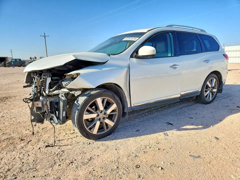 5N1AR2MM7FC692568 — 2015 Nissan Pathfinder, Передняя часть, фото до ремонта