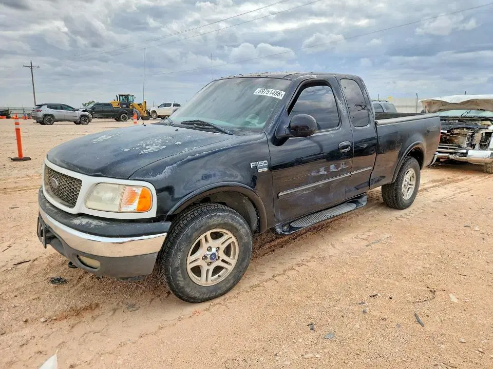 2FTRX18L42CA93558 — 2002 Ford F150, передняя часть, фото до ремонта