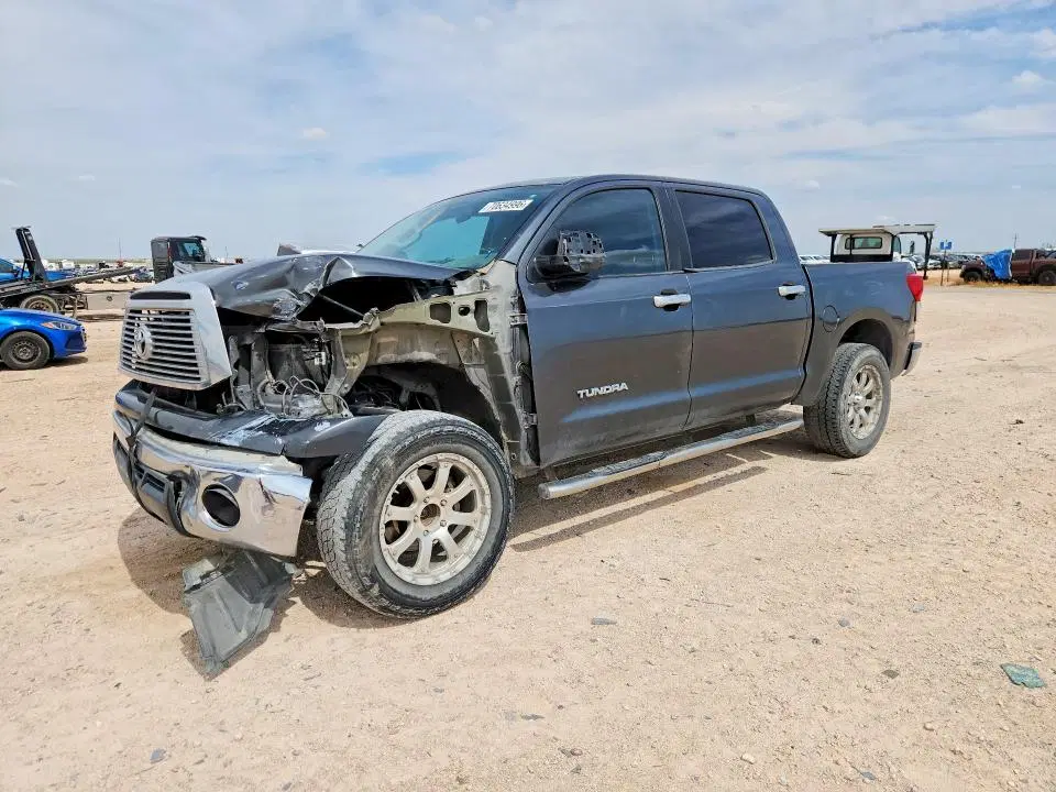 5TFEM5F16BX023154 — 2011 Toyota Tundra, Передняя часть, фото до ремонта