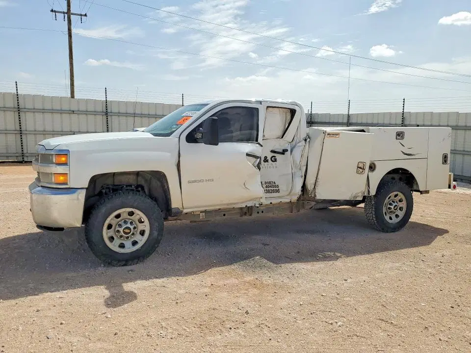 2GB2KREG0K1189726 — 2019 Chevrolet Silverado, Боковая часть, фото до ремонта