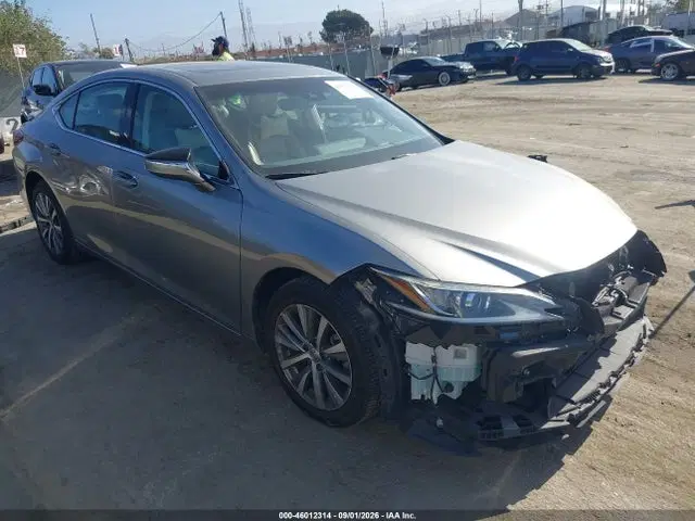 58AD21B14LU009423 — 2020 Lexus ES 300H, Левый бок (Left Side), фото до ремонта