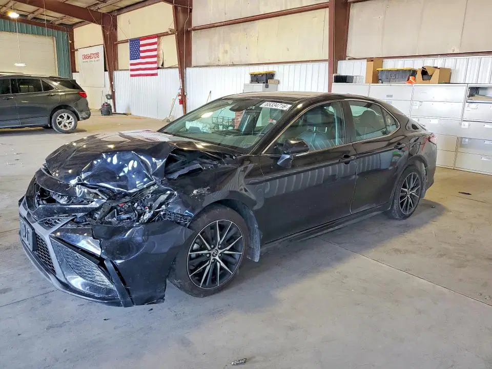 4T1G11AK1NU657855 — 2022 Toyota Camry, Передняя часть, фото до ремонта