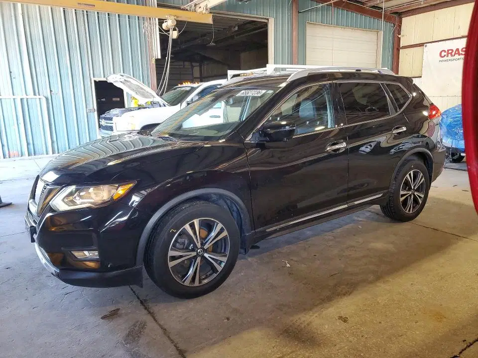 JN8AT2MV2HW276447 — 2017 Nissan Rogue, Боковая часть, фото до ремонта