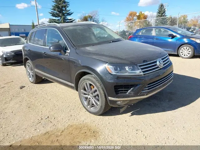 WVGEF9BP1GD011719 — 2016 Volkswagen Touareg Sport/Lux/Executive, Левый бок (Left Side), фото до ремонта