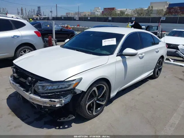 2018 Honda Accord Sport VIN 1HGCV1F32JA067296 фото 2