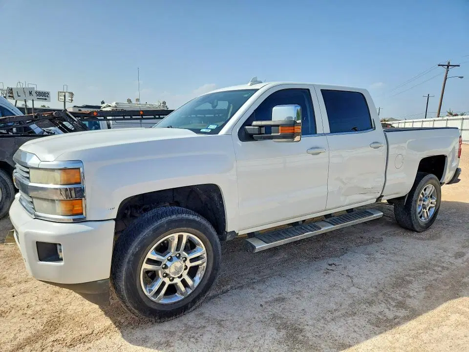 1GC1KXE81GF172244 — 2016 Chevrolet Silverado, Мелкие вмятины и царапины, фото до ремонта