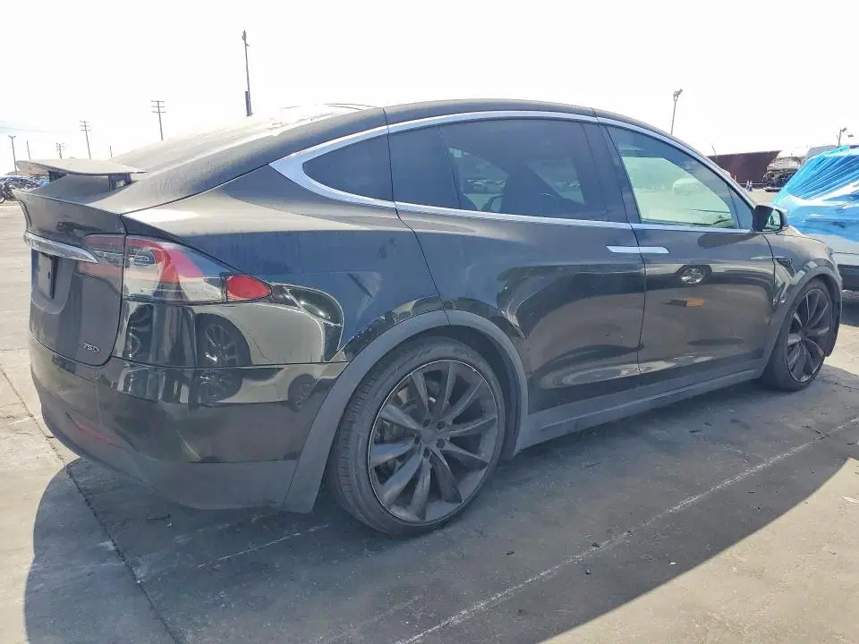 2016 Tesla MODEL X VIN 5YJXCBE25GF027167 фото 3