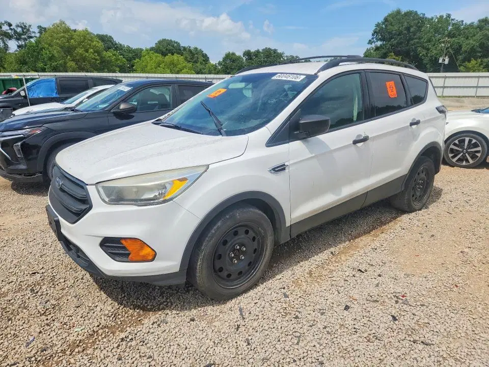1FMCU0F79HUA69288 — 2017 Ford Escape, Мелкие вмятины и царапины, фото до ремонта