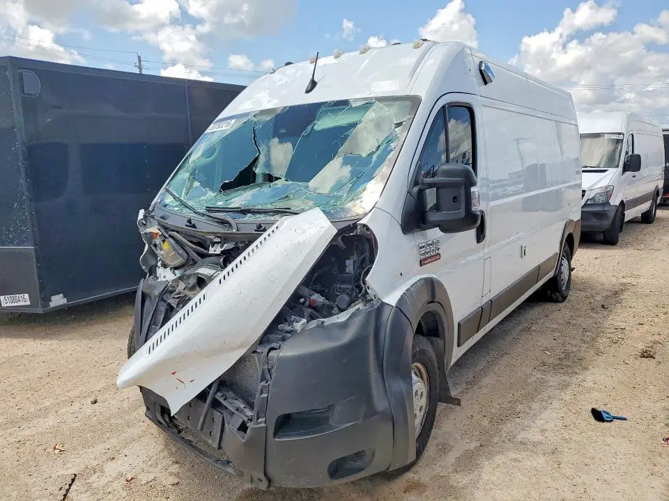 3C6LRVDG6NE140891 — 2022 RAM Promaster 2500, передняя часть, фото до ремонта