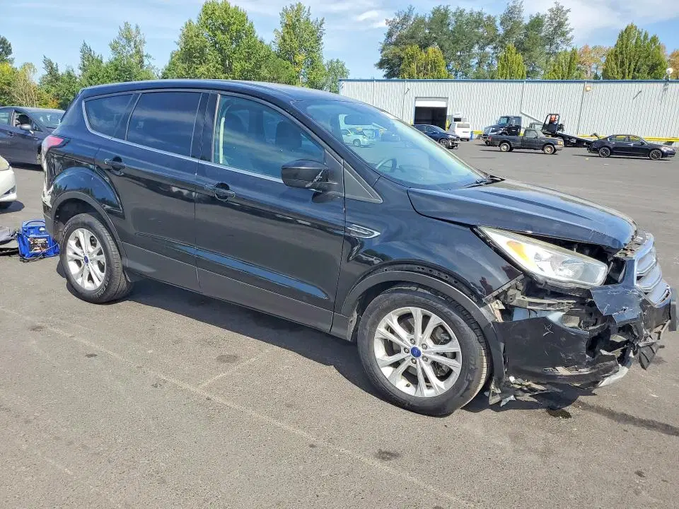 2017 Ford Escape VIN 1FMCU9GD8HUC77817 фото 4